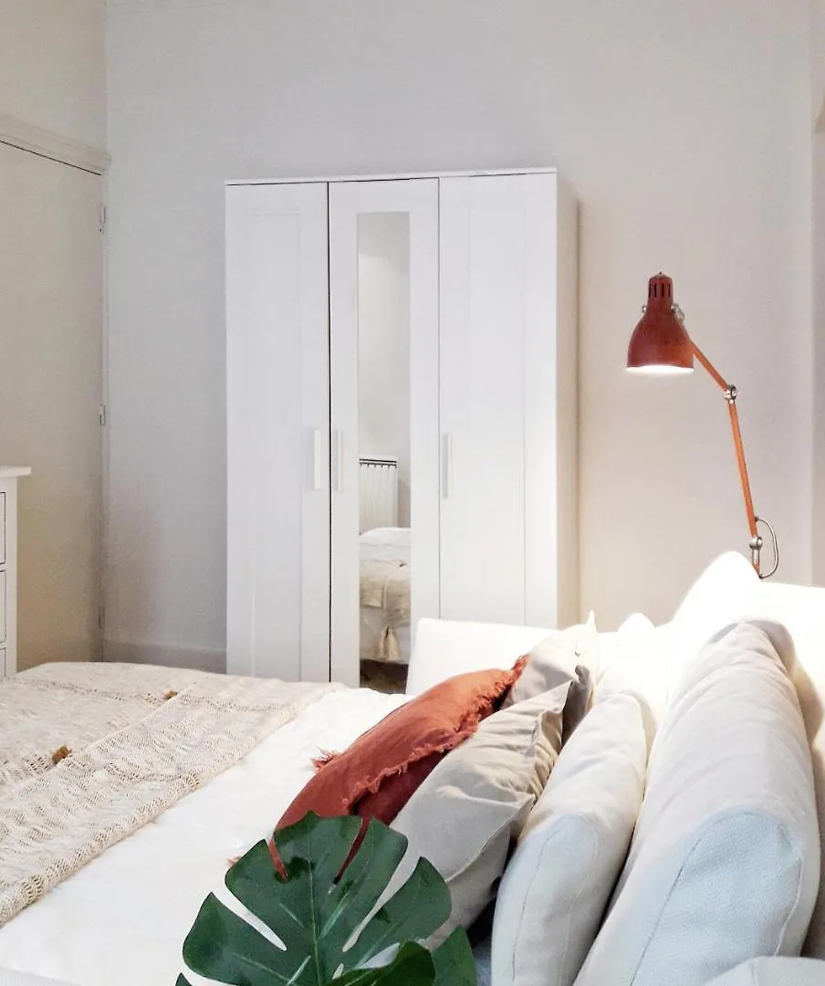 Appartement Paris Haussmann 0*,  France
